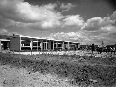 87156 Gezicht op de openbare kleuterschool 't Goudhaantje (Peltlaan 6) te Utrecht.